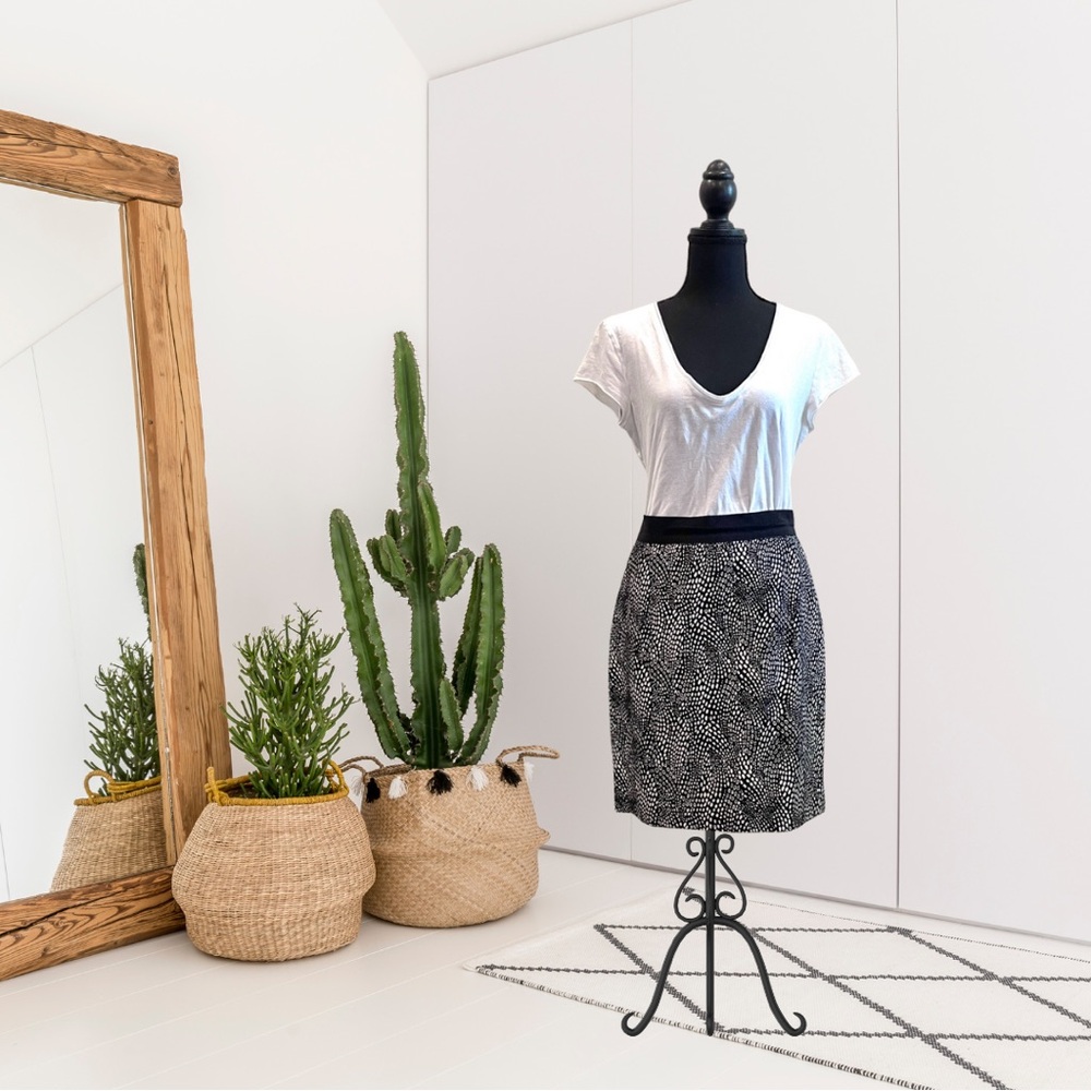 Ann Taylor Pebble Pattern Textured Knit Skirt